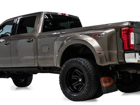 Used 2017 Ford F350 Lariat AWD/4WD image 4