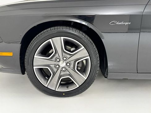 Used 2012 Dodge Challenger R/T RWD image 26