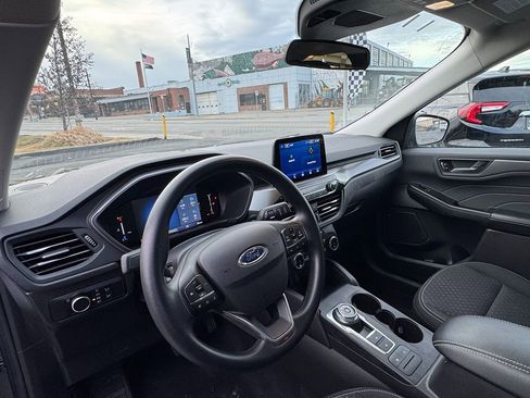 Used 2025 Ford Escape Active image 12