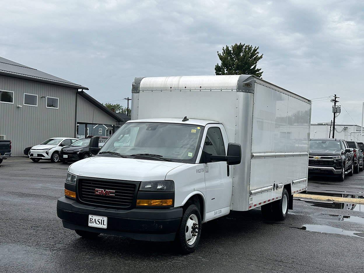 Used 2021 GMC Savana 3500 Extended w/ Power Convenience Package RWD image 4