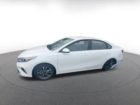 Used 2024 Kia Forte LXS image 2