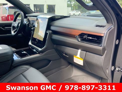 New 2025 GMC Yukon Denali w/ Denali Reserve Package image 31
