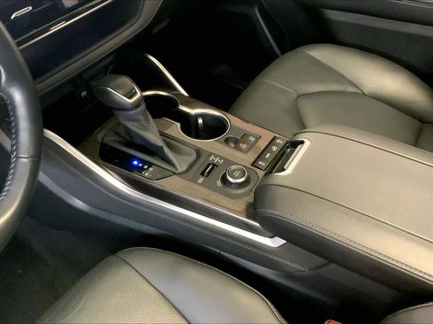 Used 2020 Toyota Highlander Platinum image 16