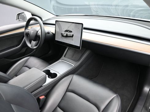 Used 2023 Tesla Model 3 Performance image 35