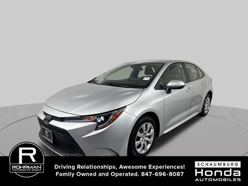 Used 2020 Toyota Corolla LE FWD image 2