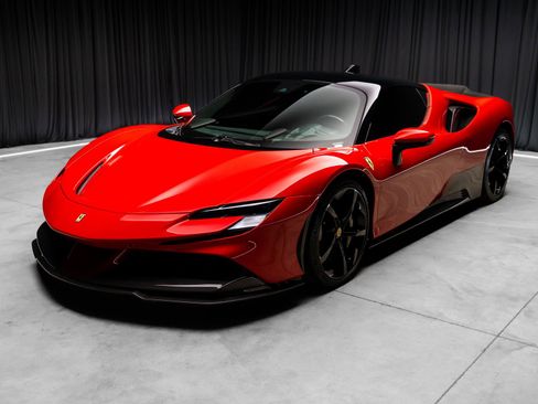 Used 2021 Ferrari SF90 Stradale AWD/4WD image 32