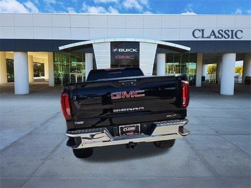 New 2026 GMC Sierra 1500 SLT image 9
