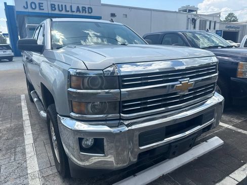 Used 2015 Chevrolet Silverado 2500 LT w/ LT Convenience Package RWD image 3