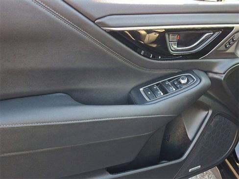 Used 2025 Subaru Outback Limited image 13