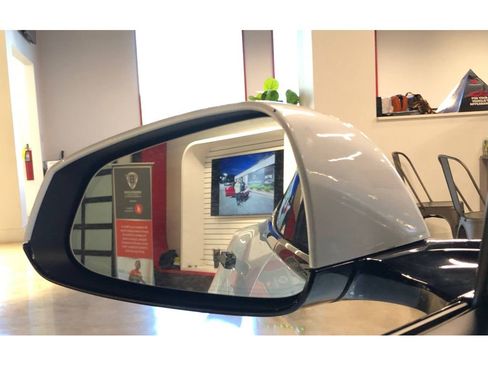 Used 2022 Tesla Model S Plaid image 34