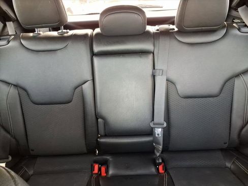 Used 2024 Jeep Compass Latitude w/ Altitude Special Edition image 20