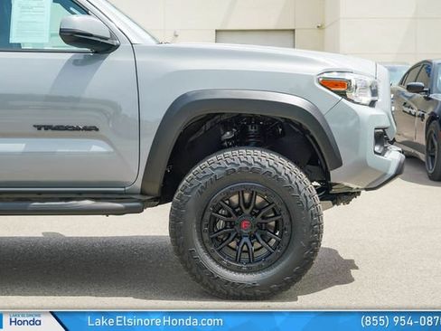 Used 2021 Toyota Tacoma TRD Off-Road w/ Technology Package RWD image 6