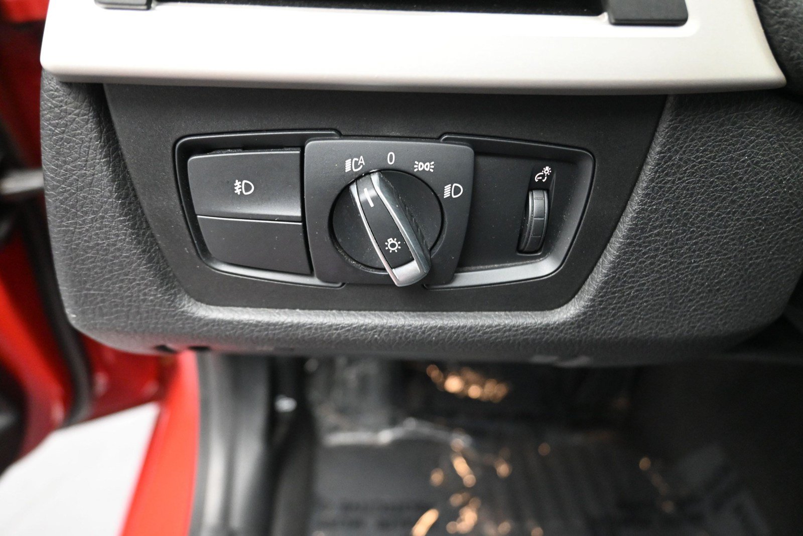 Used 2018 BMW 320i Sedan w/ Convenience Package RWD image 13