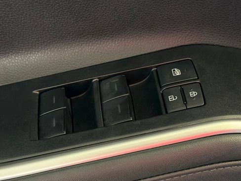 Used 2025 Toyota Highlander XSE AWD/4WD image 13