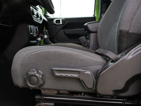Used 2025 Jeep Wrangler Unlimited Sport AWD/4WD image 17