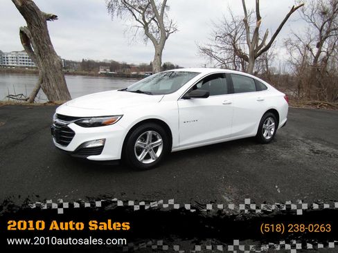 Used 2022 Chevrolet Malibu LS w/ LPO, Floor Liner Package image 1