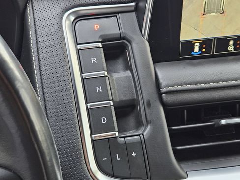 Used 2021 GMC Yukon XL SLT w/ SLT Premium Package RWD image 28