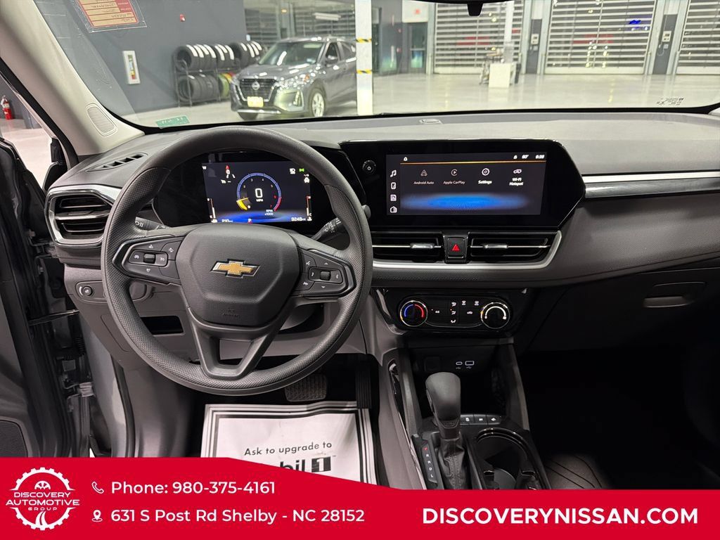 Used 2024 Chevrolet TrailBlazer LT w/ Driver Confidence Package FWD image 33