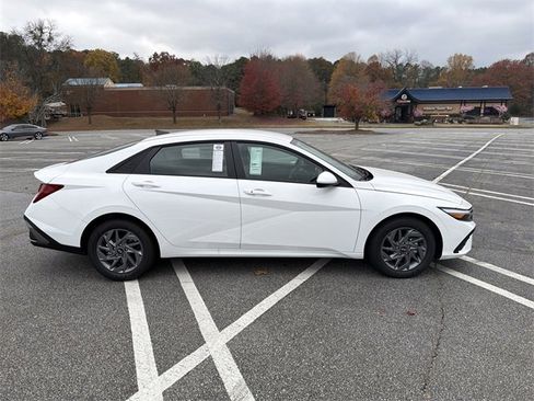 New 2026 Hyundai Elantra Blue image 8