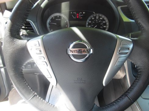 Used 2015 Nissan Sentra SV FWD image 19