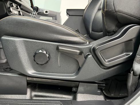 Used 2024 Ford Bronco Badlands image 11