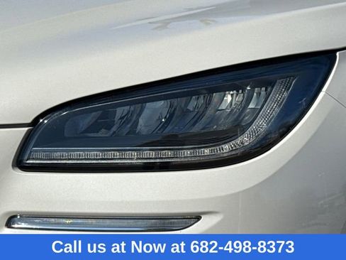 Used 2022 Lincoln Corsair AWD w/ Premium Package image 4