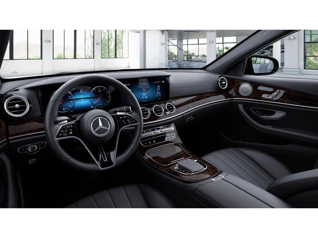 Used 2023 Mercedes-Benz E 350 4MATIC Sedan image 3