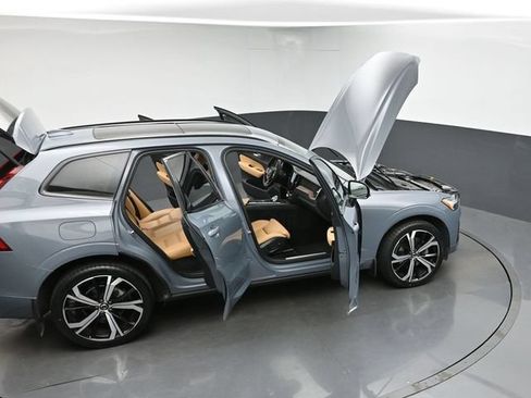 Used 2023 Volvo XC60 B5 Ultimate w/ Climate Package FWD image 45
