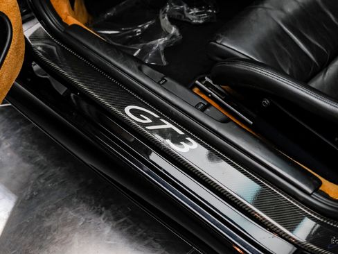 Used 2004 Porsche 911 GT3 image 38