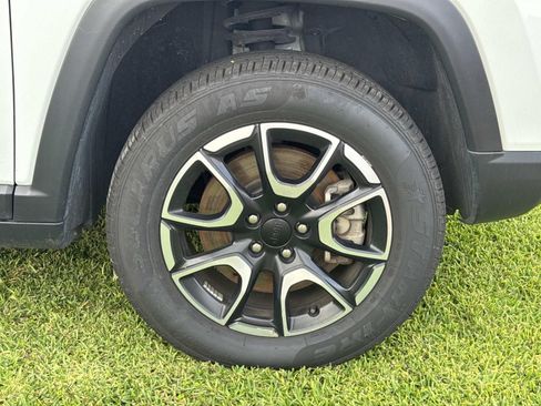 Used 2024 Jeep Compass Trailhawk AWD/4WD image 4