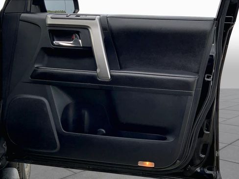 Used 2015 Toyota 4Runner SR5 Premium RWD image 22