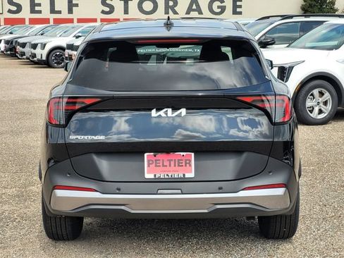 New 2026 Kia Sportage EX FWD image 4