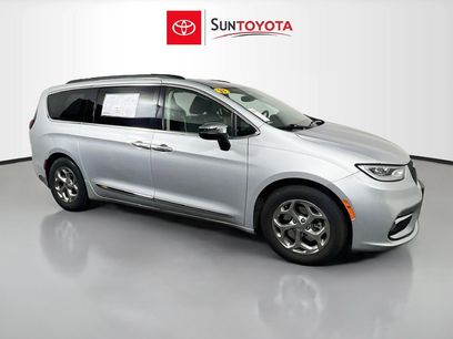 Used 2023 Chrysler Pacifica Limited