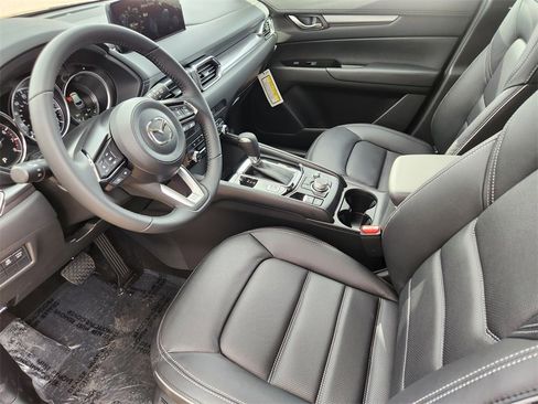 New 2025 MAZDA CX-5 AWD 2.5 S w/ Preferred Package image 3