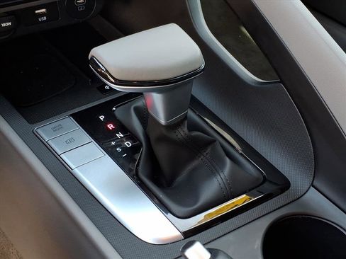 Certified 2025 Hyundai Elantra Sport image 23