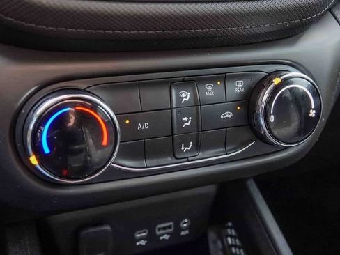 Used 2021 Chevrolet TrailBlazer LS image 20