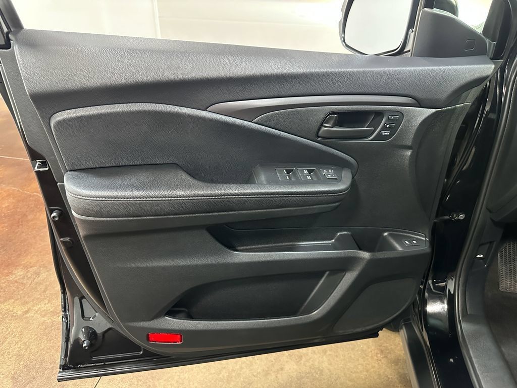 Used 2024 Honda Passport EX-L image 58