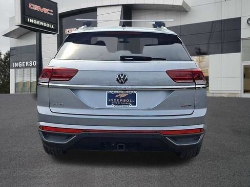 Used 2020 Volkswagen Atlas Cross Sport SE image 25