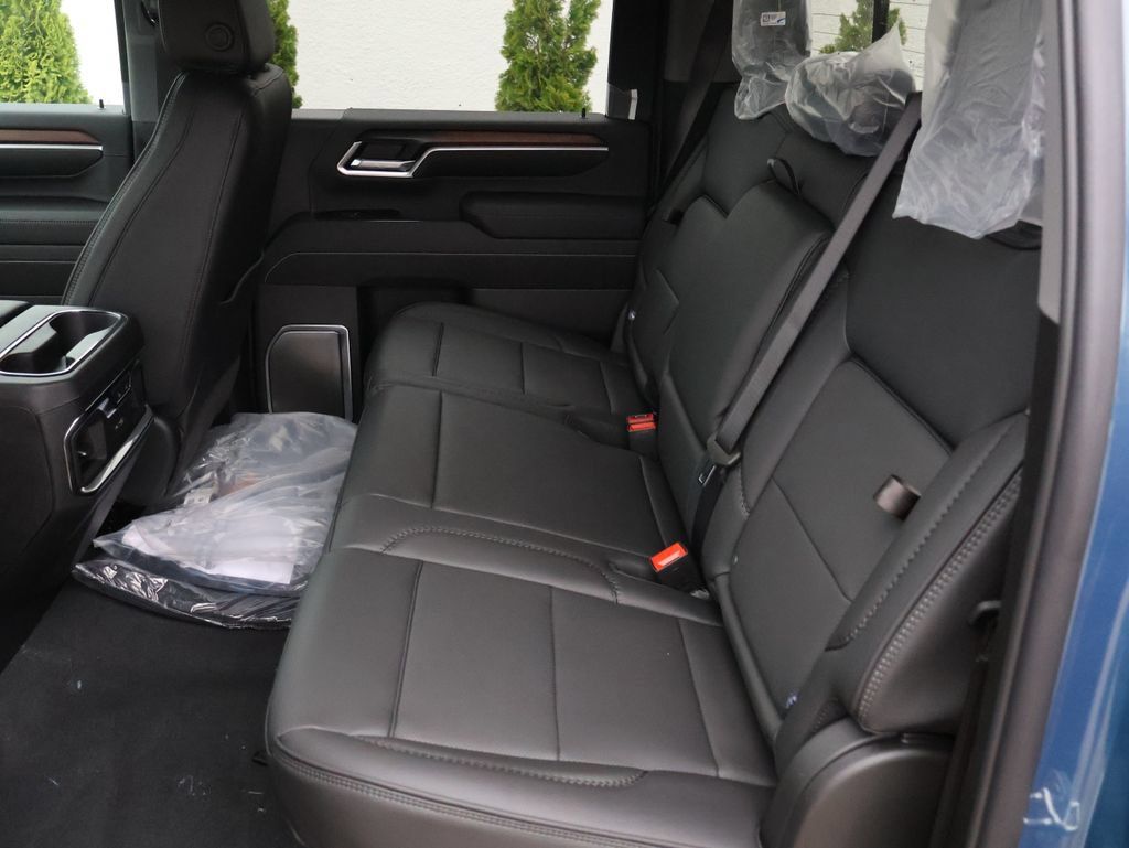 New 2026 GMC Sierra 2500 Denali w/ Denali Reserve Package AWD/4WD image 17