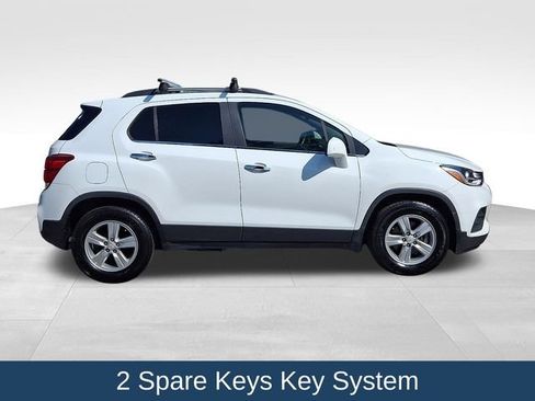 Used 2020 Chevrolet Trax LT w/ LT Convenience Package FWD image 9