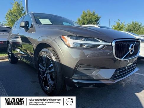 Used 2020 Volvo XC60 T5 Momentum w/ Protection Package Premier AWD/4WD image 1