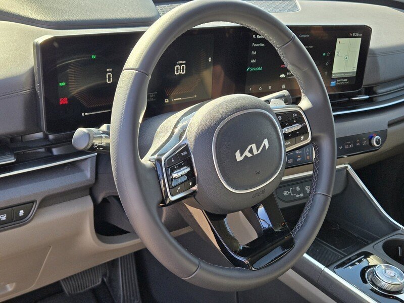 Certified 2025 Kia Carnival EX FWD image 20