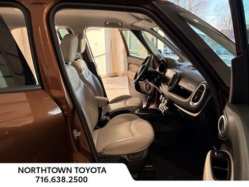 Used 2018 FIAT 500L Trekking w/ Urbana Appearance Package image 15