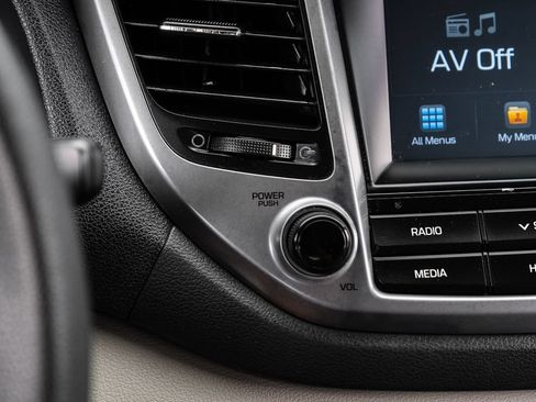 Used 2018 Hyundai Tucson SEL FWD image 24