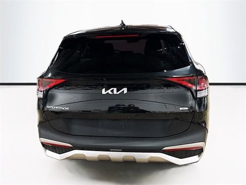 Used 2023 Kia Sportage LX image 6