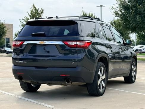 Used 2021 Chevrolet Traverse LT w/ LT Premium Package AWD/4WD image 12