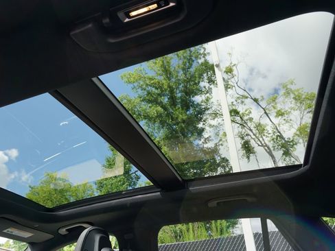 Certified 2025 Mercedes-Benz GLC 300 4MATIC image 50