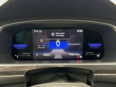 Used 2022 Volkswagen Tiguan SE image 13