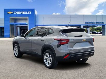 Used 2024 Chevrolet Trax LS w/ LS Convenience Package