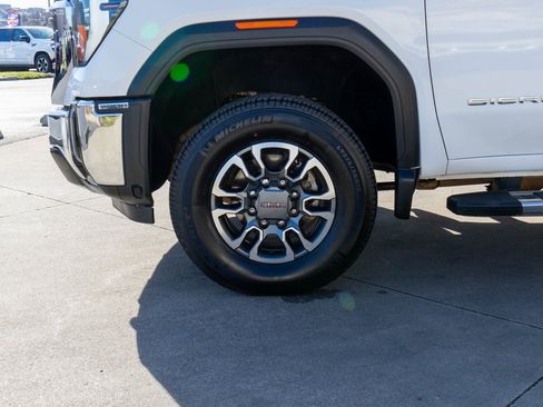 Used 2024 GMC Sierra 3500 SLT w/ X31 Off-Road Package image 28
